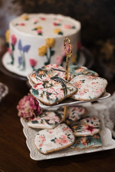 Enchantment-Amongst-Antiques_-A-Whimsical-Ethereal-Tea-Party-to-Celebrate-the-Bride-To-Be_Emma-Dallman-Photography_parlor-vintage-71_low