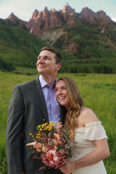 Cute-Intimate-Elopement-in-Colorado_Out-West-Elopements_130A6934_low